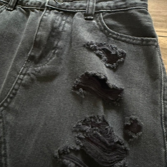 NWT! Hollister High-Rise Distressed Mini Skirt | NWT | Size 00 (W23) - Picture 7 of 9